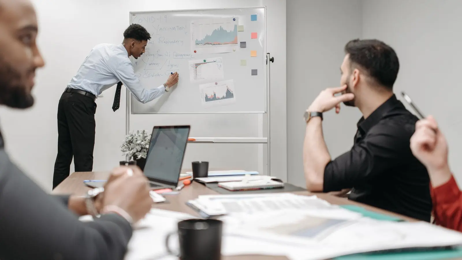 How Data and AI Improve Business Decision Making
